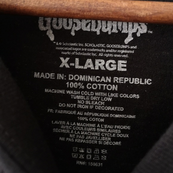 Men's X-large NWOT Goosebumps Short Sleeve T-shirt Black with Full Front Graphic - Picture 4 of 5